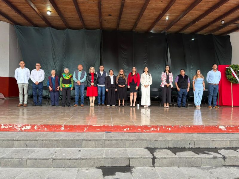 Homenaje al Mtro. Lucas Ortiz Benítez